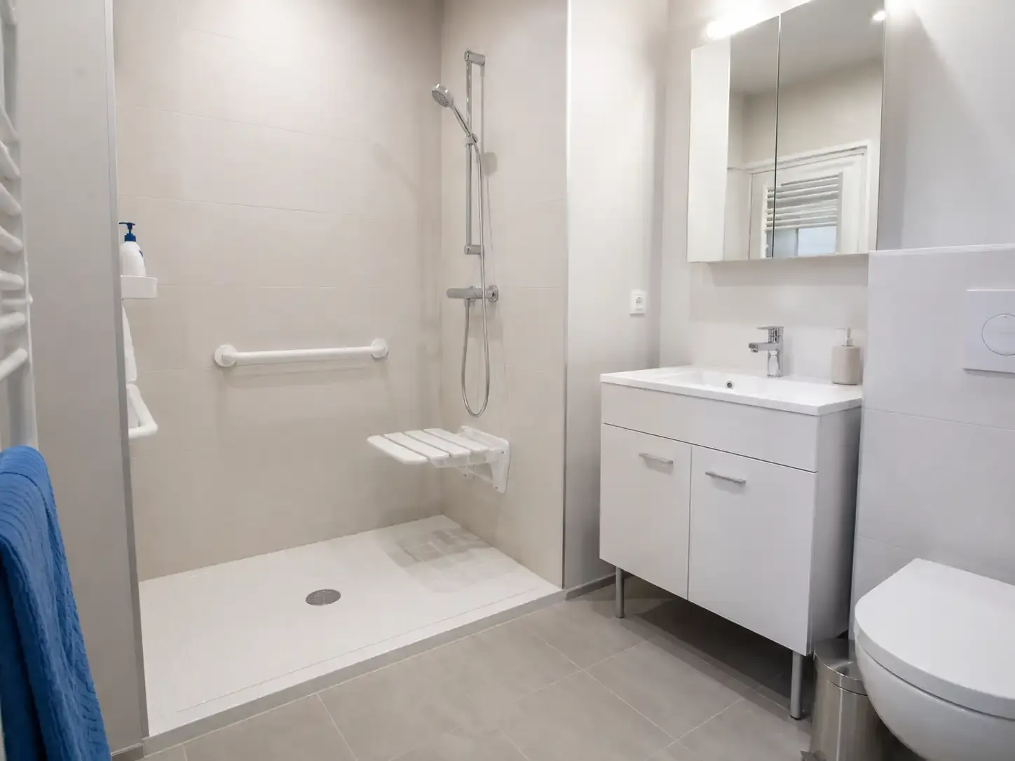Image installateur douche senior 7 baignoire porte senior